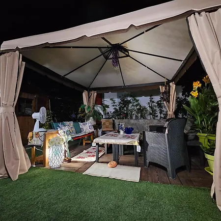 Lux Energy And Garden Bed & Breakfast